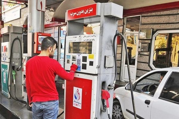 وثيقة سرية": إيران استخدمت مركبات كيميائية خطرة وملوثة في إنتاج البنزين