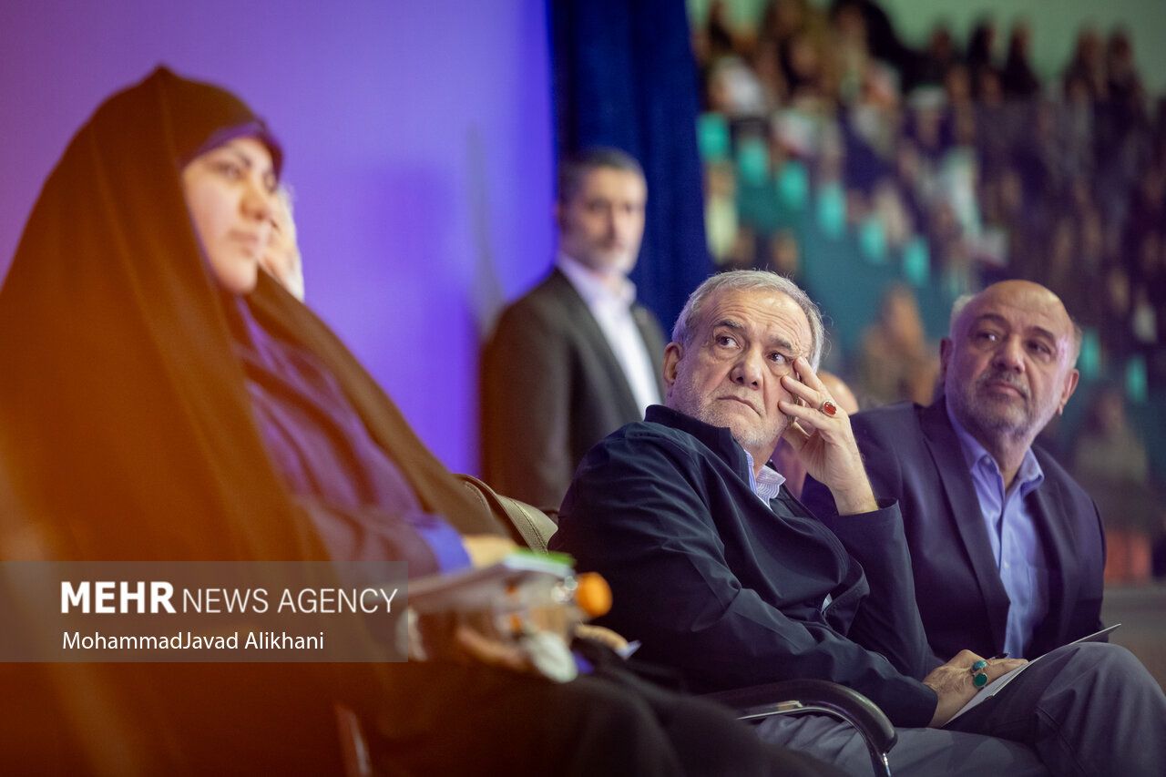 Government keeps powder dry amid push to impeach ministers after port blast