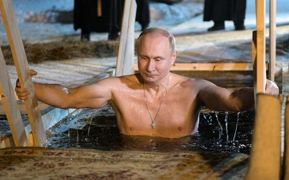 ولادیمیر پوتین: بدن برهنه رهبران غربی صحنه چندشآوری است