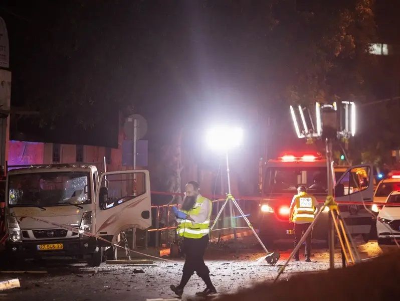 شین‌بت ارتباط بمب‌گذار انتحاری در تل‌آویو را با جمهوری اسلامی و حزب‌الله بررسی می‌کند