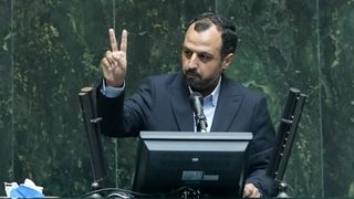 Iran Minister Faces Impeachment Over Persisting Economic Crisis