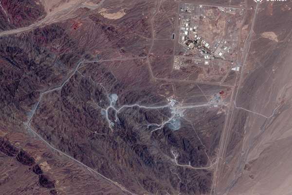 تصاویر ماهوارهای نشان میدهند ایران با سرعت زیرساختهای نظامی خود را بازسازی میکند