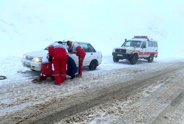 ناتوانی جمهوری اسلامی در رسیدگی به مشکلات مردم در پی بارش سنگین برف و باران