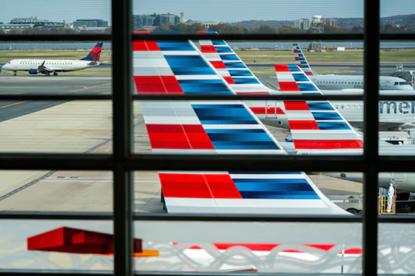 تداوم تعطیلی دولت آمریکا؛ لغو چند هزار پرواز و هشدار درباره احتمال کاهش ۲۰ درصدی پروازها