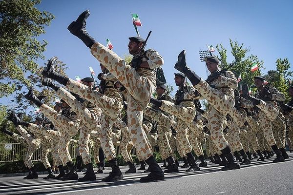تهدید نیروهای مسلح جمهوری اسلامی نسبت به هرگونه «چند صدایی» درباره وضعیت کشور