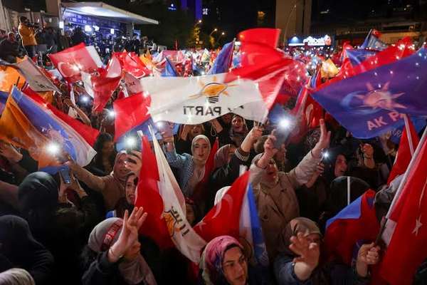 Iranians Follow Turkey's Election With Awe And Admiration