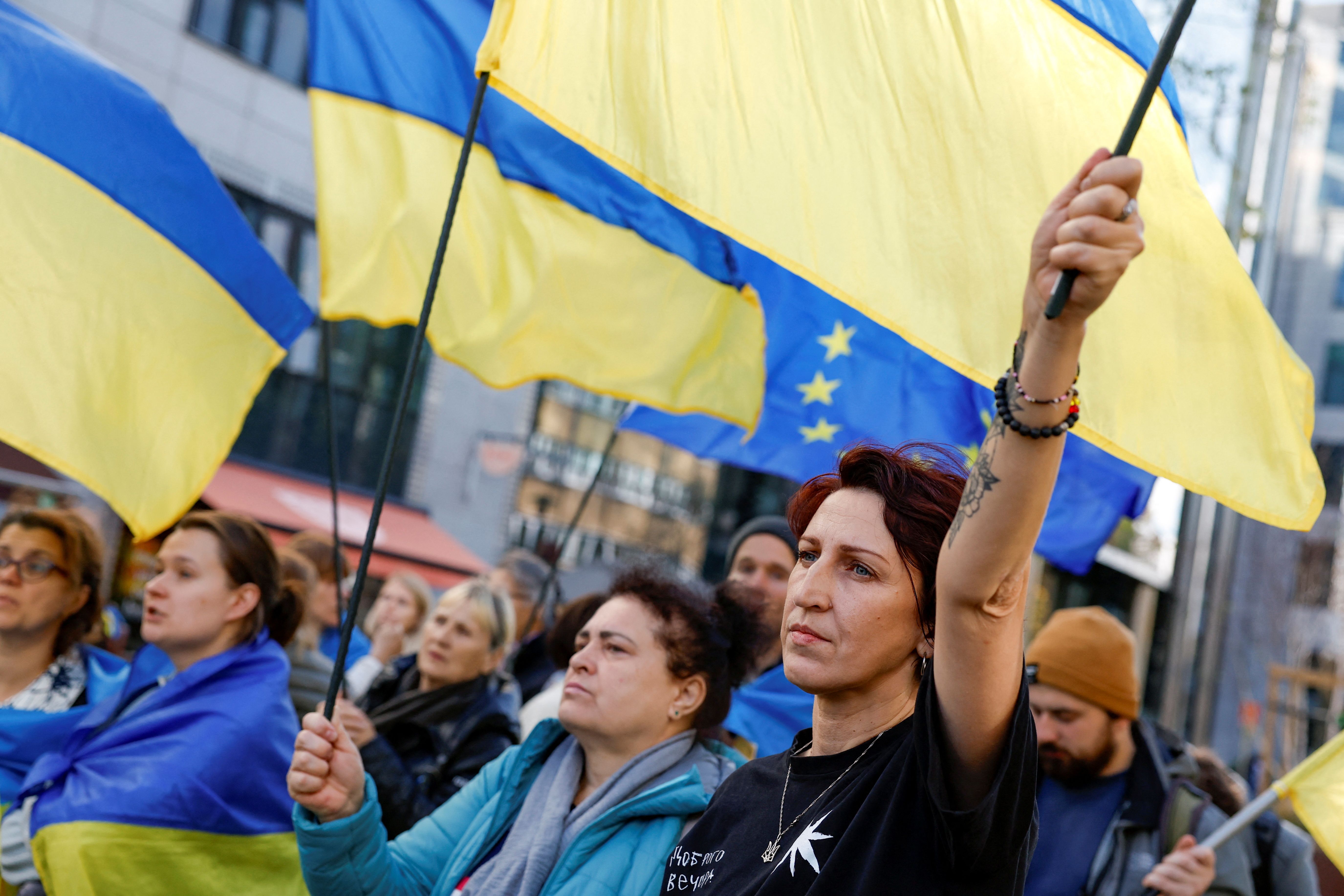 EU Summit Zones In On Alleged Iran-Russia Weapons Links