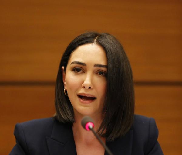 المعارضة والممثلة الإيرانية نازنين بنيادي لبريطانيا: ادعموا المتظاهرين بدل مضايقتهم