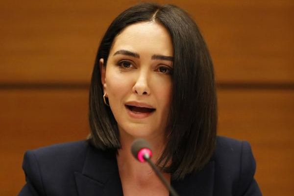 المعارضة والممثلة الإيرانية نازنين بنيادي لبريطانيا: ادعموا المتظاهرين بدل مضايقتهم