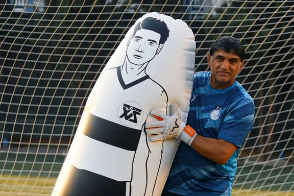 مربی گلرهای آبیها تغییر میکند؛ بهزاد غلامپور پس از پنج سال از کادرفنی استقلال جدا شد