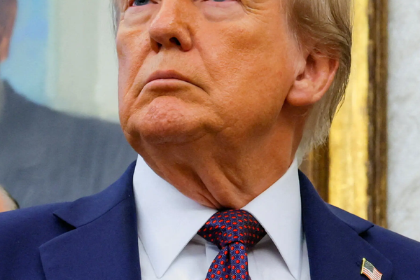 ترامب يمدد حالة الطوارئ الوطنية الأميركية تجاه إيران عامًا آخر