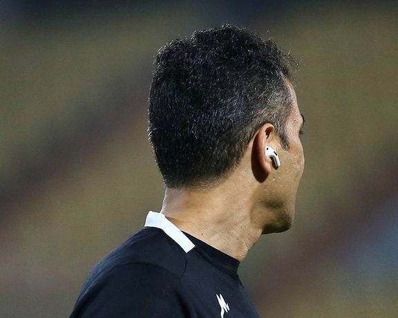 ابزار ارتباطی داور ایرانی جام جهانی؛ایرپاد و هندزفری به جای سیستم رادیویی