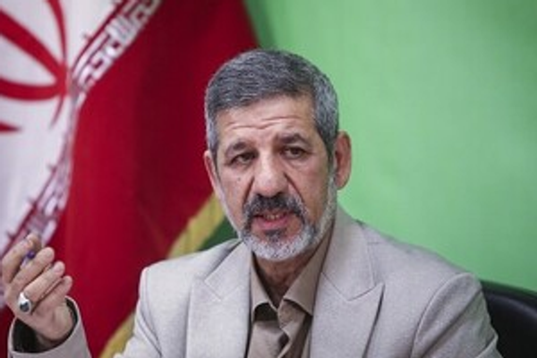 یک فرمانده پیشین سپاه: آمادهایم ناوهای آمریکا را غرق کنیم