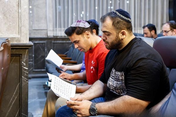 النظام الإيراني يهرب من فشله أمام إسرائيل إلى قمع الأقليات الدينية