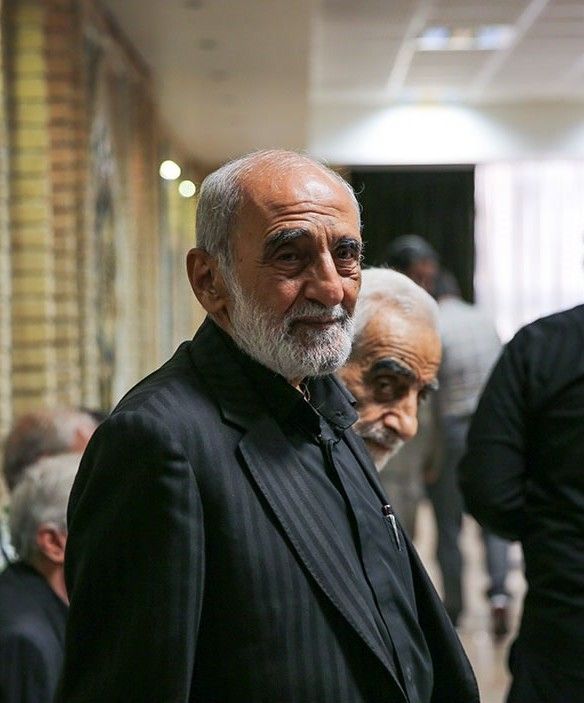 حسين شریعتمداري: يجب إغلاق مضيق باب المندب أيضاً