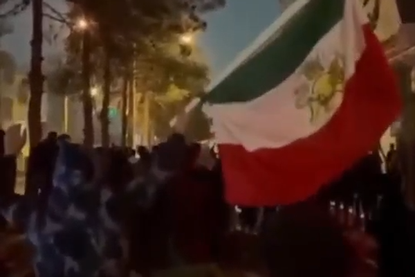 سوبرامانیام، قانونگذار دموکرات، از خواست معترضان ایران برای آزادی و سکولاریسم حمایت کرد