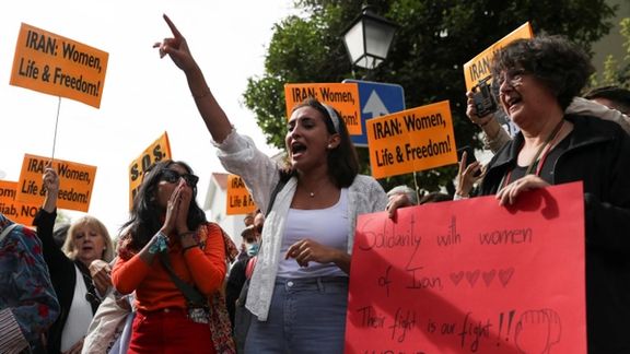 Women protesting in Madrid to support freedom for their Iranian peers, Sept. 28, 2022