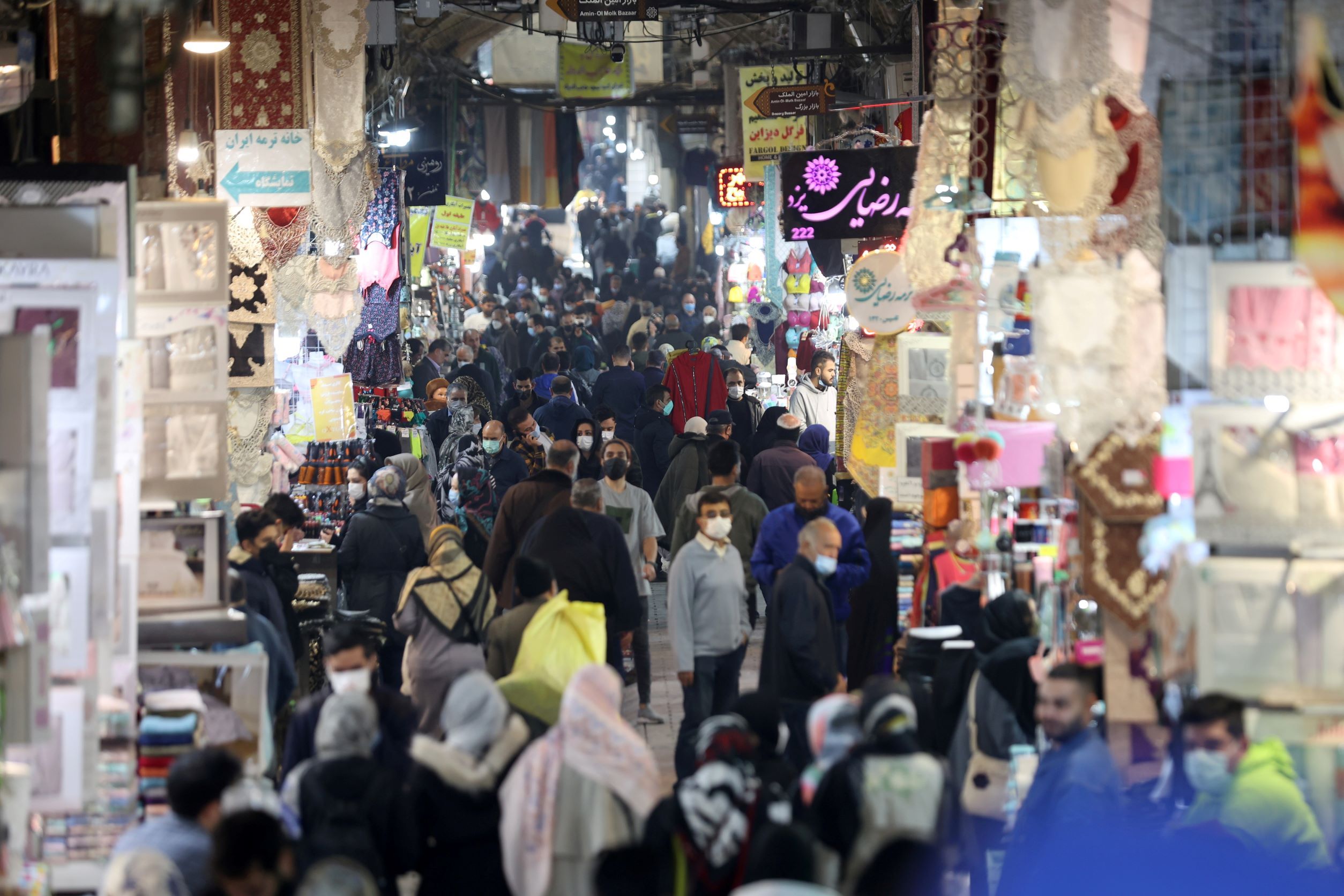 People walking in Tehran's Bazaar. November 3, 2021