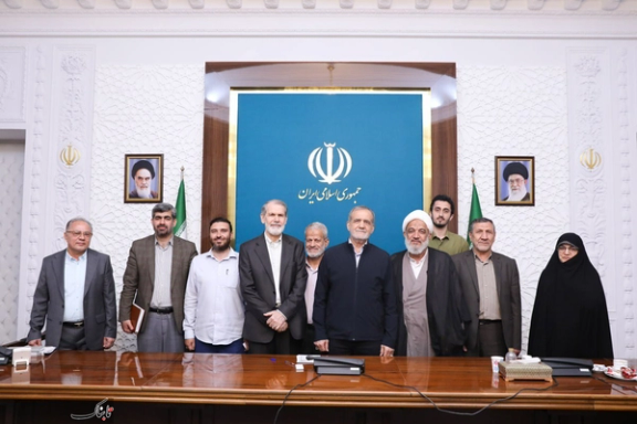 Calls grow in Tehran to defuse rifts as war and unrest loom