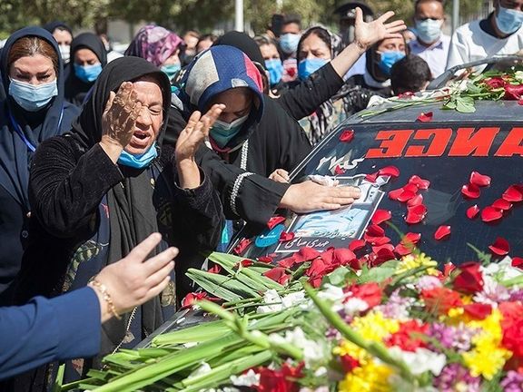 مهدی صلاحی، پرستار بیمارستان فارابی کرمانشاه در اثر ابتلا به کرونا جانباخت