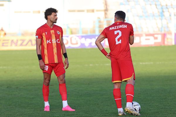 رامین رضاییان با مچبند مشکی در لباس فولاد