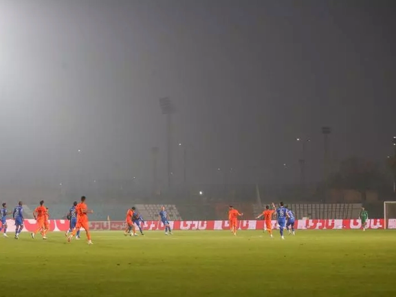 تداوم آلودگی هوا و کمبود سوخت؛ مسابقات فوتبال استان تهران یکشنبه هم لغو شد
