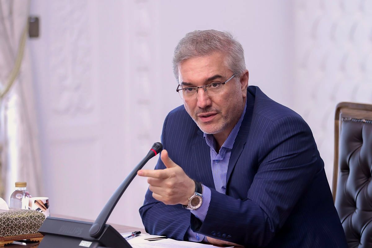 Budget Chief Dashes Hopes For Salary Rise Amid Inflation Crisis