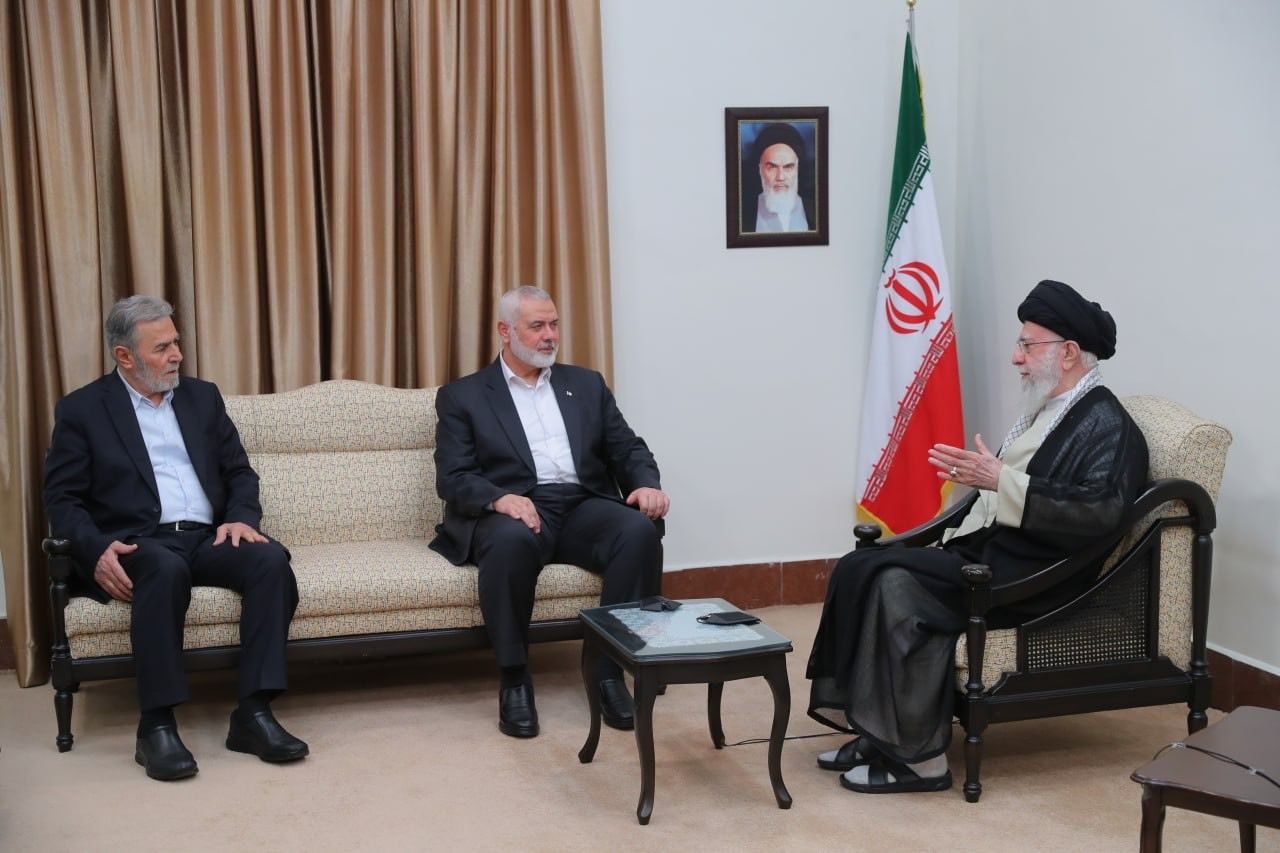 Khamenei meets Palestinian militia leaders attending inauguration