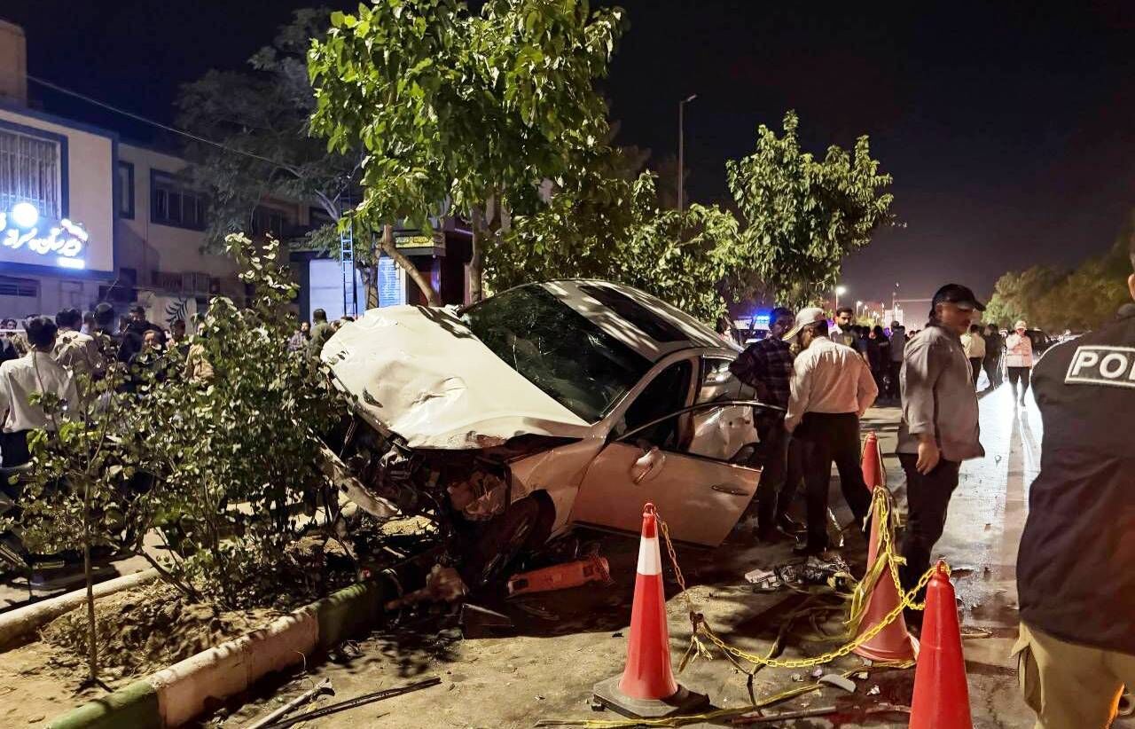 تناقض‌گویی مقام‌های جمهوری اسلامی درباره برخورد مرگبار خودرو با تجمع حکومتی در مشهد