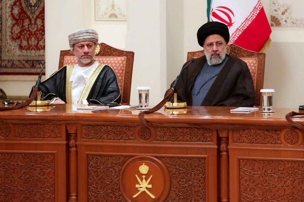 Pundits In Iran Say Omani Mediation May Break Deadlock In Nuclear Talks