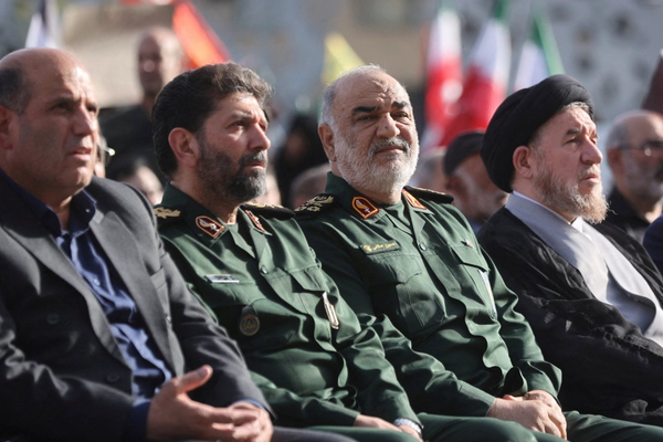 تعيينات جديدة في المؤسسة العسكرية الإيرانية عقب مقتل قادة بارزين