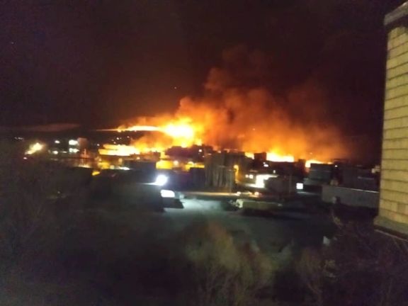 جمعیت هلال احمر کردستان از واژگونی یک تانکر حامل مازوت در شهر حسینآباد سنندج خبر داد