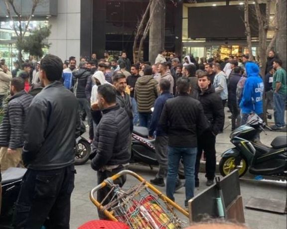 Tehran shopkeepers extend strikes into second day