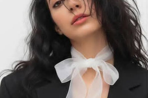 مقتل بانتهآ شياسي (24 عامًا) برصاص القوات الأمنية في مدينة كرج