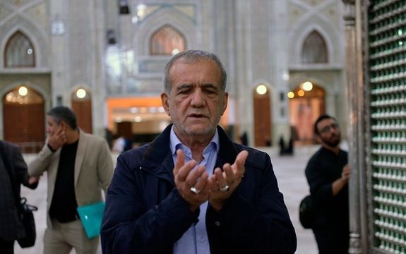 تولیت حرم امام هشتم شیعیان: دولت پزشکیان به مقوله زیارت توجه جدی کند