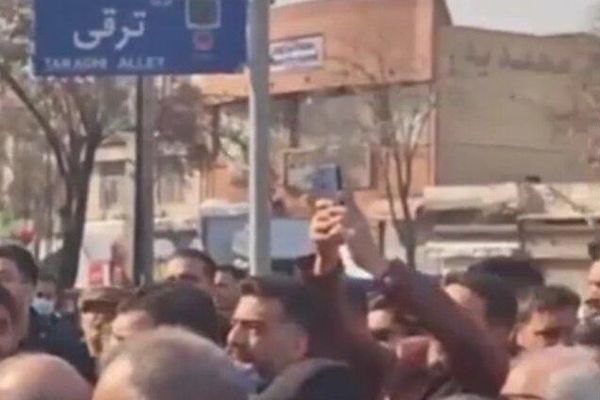 Tehran shopkeepers protest rial’s steep devaluation, soaring prices