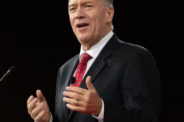 وزير الخارجية الأميركي الأسبق: واشنطن تقف إلى جانب الإيرانيين وتدعم مطالبهم بالحرية