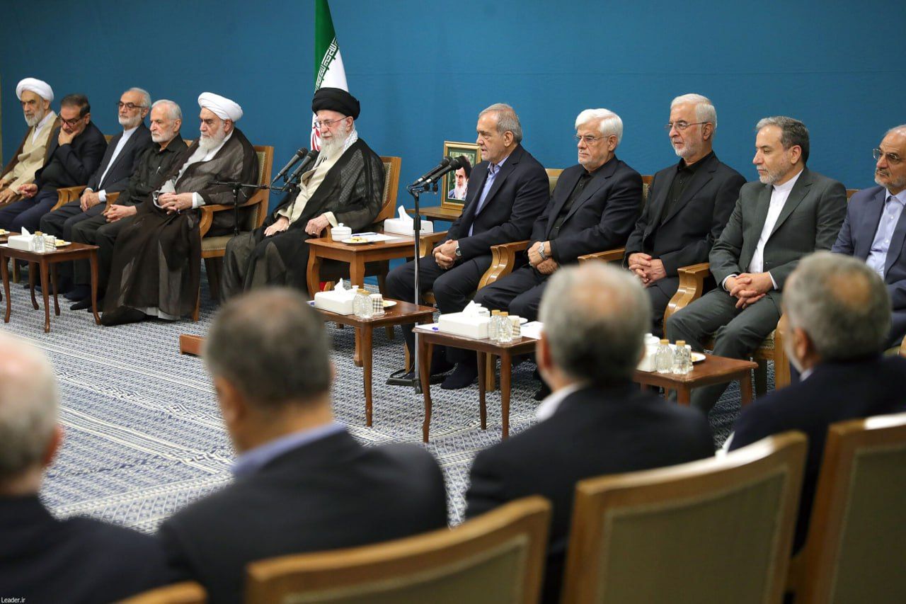 خامنه‌ای: بعضی وزرای پزشکیان را تایید و برخی را تاکید کردم
