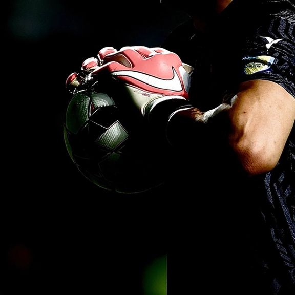 سیامک رحیمپور: در فوتبال پایه، برای انتخاب بازیکن، دنبال خواهر و مادر بازیکن میروند