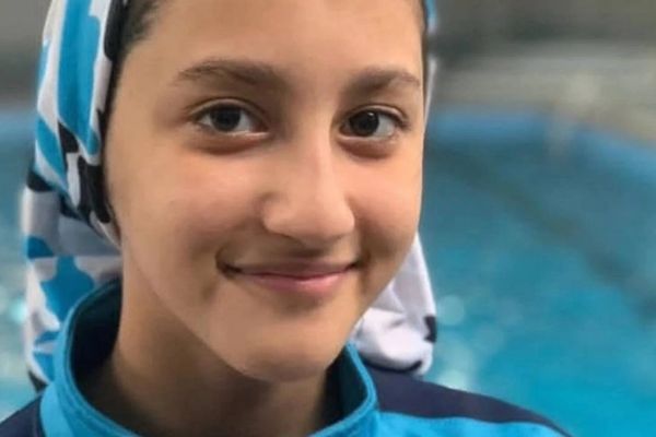 آرنیکا دباغ، دختر شناگر ۱۹ ساله در گرگان، با شلیک ماموران کشته شد