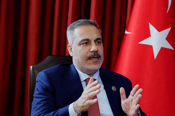 وزیر خارجه ترکیه: ایرانیها اکنون درک میکنند که باید با آمریکاییها به توافق برسند