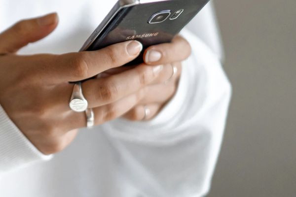 درخواست ایرانسل برای افزایش قیمتها: باید منتظر باشیم اینترنت هم مثل برق، روزانه قطع شود