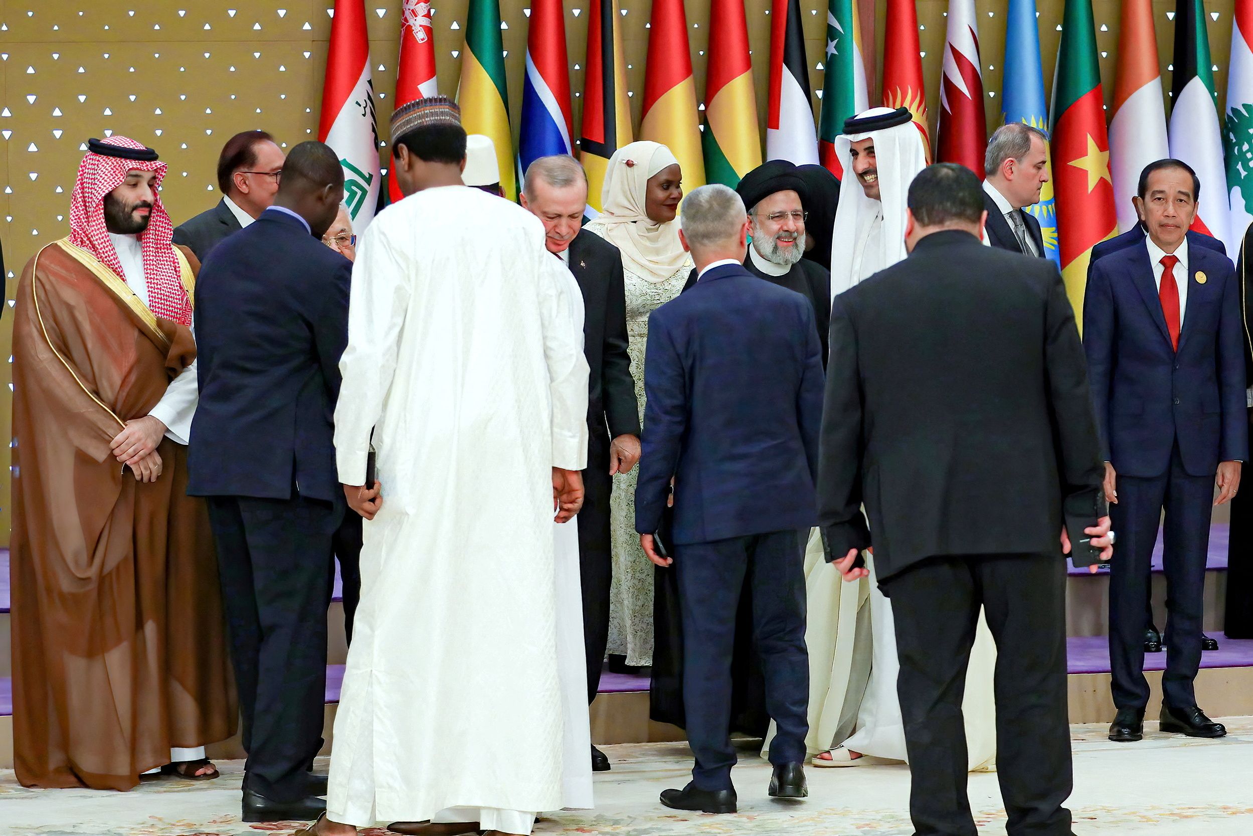 Country leaders prepare to pose for a picture during the Organisation of Islamic Cooperation (OIC) summit in Riyadh, Saudi Arabia, November 11, 2023.