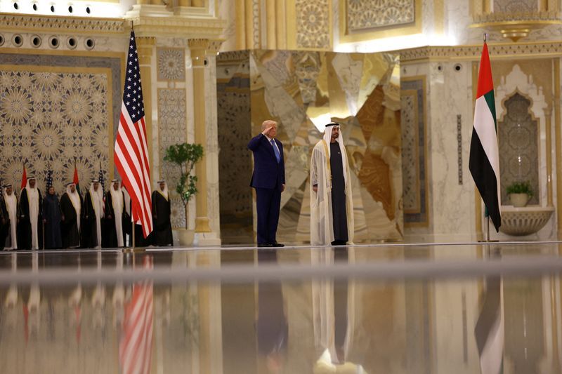 ترامپ از سفارش ۱۴.۵ میلیارد دلاری امارات برای خرید ۲۸ هواپیمای بوئینگ خبر داد